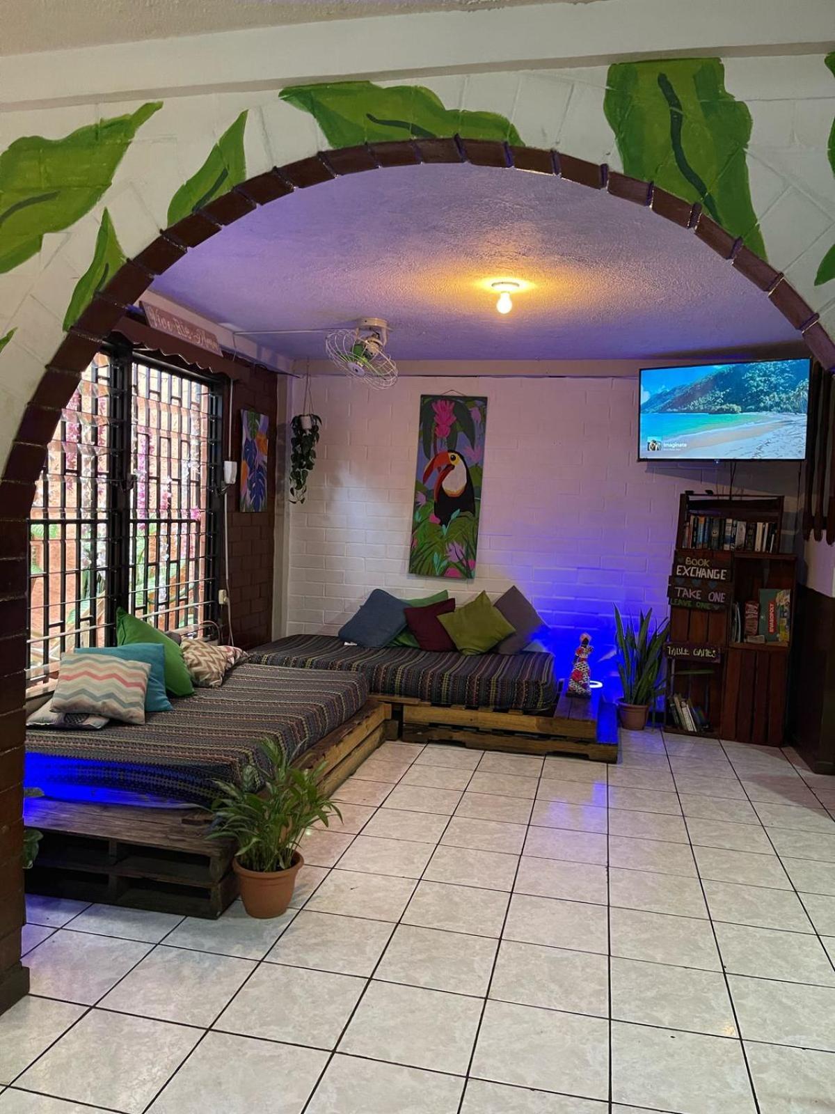 Pool House Hostel Santa Ana Zewnętrze zdjęcie