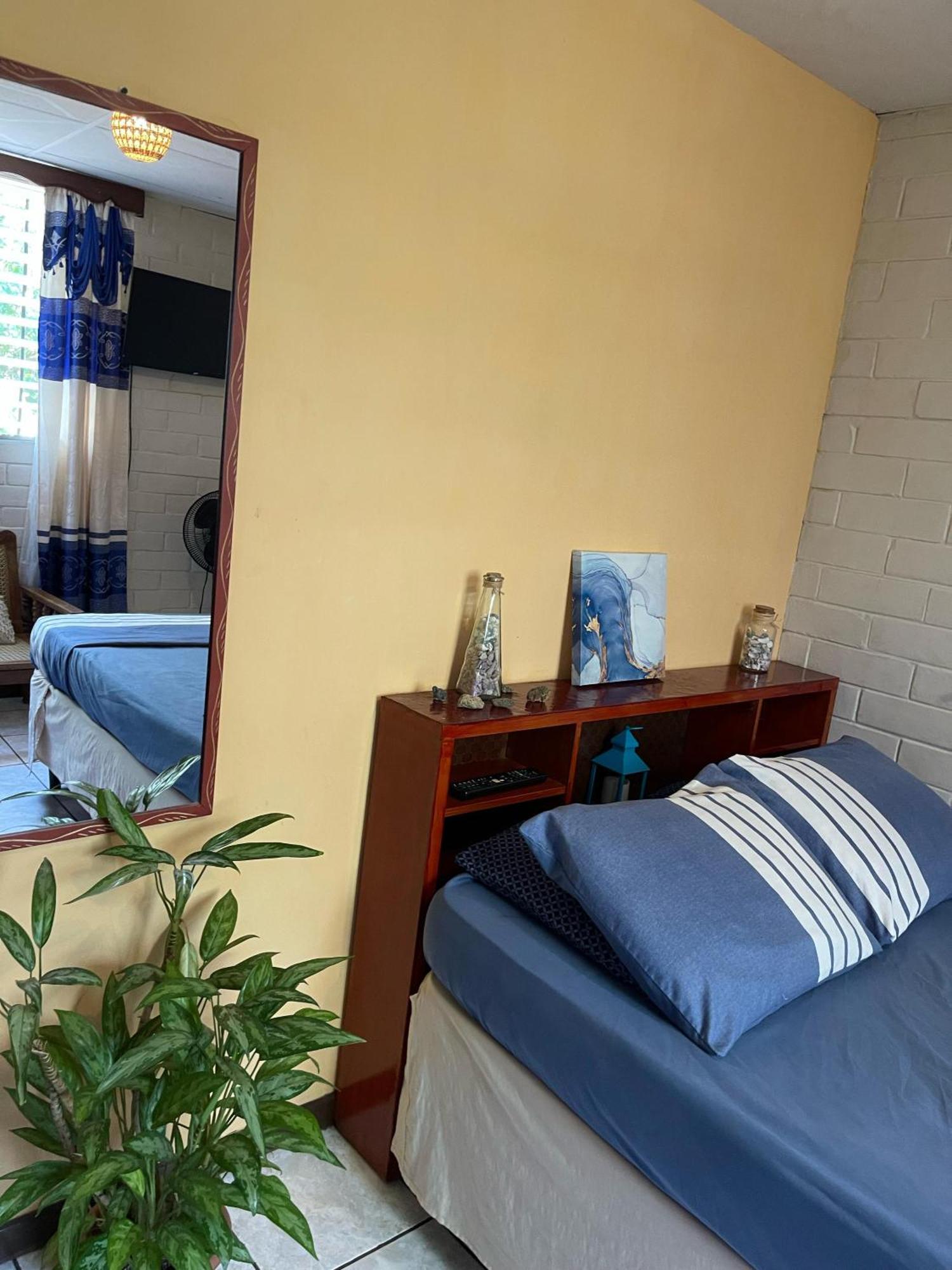 Pool House Hostel Santa Ana Zewnętrze zdjęcie